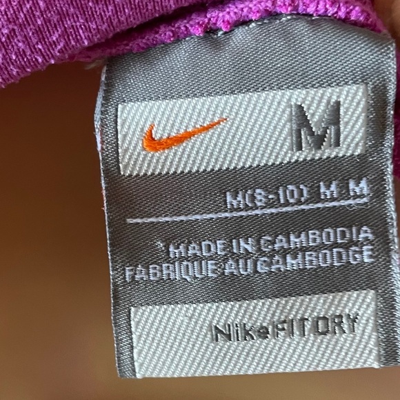 Woman’s Nike activewear shirt sz med 8/10 fitdry - Picture 8 of 8